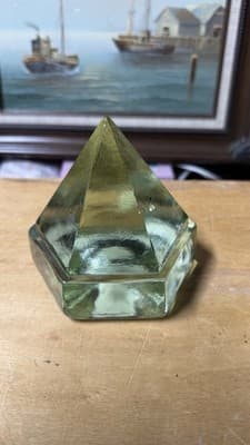 Green Glass Pyramid Paperweight Vintage Art Glass Geometric Heavy - Thumbnail 6