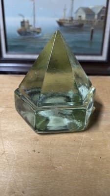 Green Glass Pyramid Paperweight Vintage Art Glass Geometric Heavy - Thumbnail 3