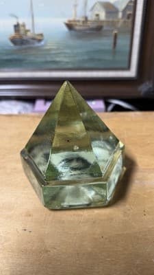 Green Glass Pyramid Paperweight Vintage Art Glass Geometric Heavy - Thumbnail 5