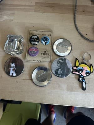 Vintage Pinback Buttons Lot Pink Floyd Chicago Star Wars Police Badge Keychain - Thumbnail 7