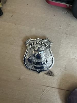Vintage Pinback Buttons Lot Pink Floyd Chicago Star Wars Police Badge Keychain - Thumbnail 4