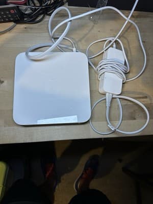 Apple AirPort Extreme Base Station A1143 Wi-Fi Router with Power Adapter - Thumbnail 2