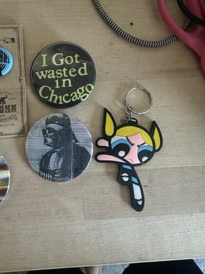 Vintage Pinback Buttons Lot Pink Floyd Chicago Star Wars Police Badge Keychain - Thumbnail 8