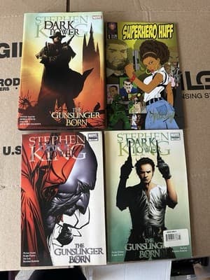 Comic Lot – Stephen King Dark Tower Gunslinger Born + Superhero Huff Signed - Thumbnail 2