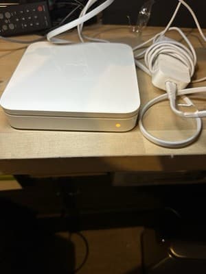Apple AirPort Extreme Base Station A1143 Wi-Fi Router with Power Adapter - Thumbnail 6