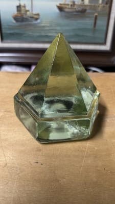 Green Glass Pyramid Paperweight Vintage Art Glass Geometric Heavy - Thumbnail 2