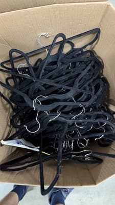 Lot of 20 Black Velvet Non-Slip Clothes Hangers Metal Hooks - Thumbnail 3