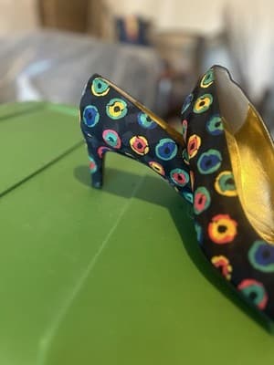 Allure Women’s Heels Size 7M Made in Spain Black Multicolor Pumps - Thumbnail 3