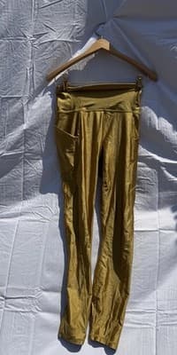 Fabletics Gold Metallic High Waisted Leggings XS Pocket Activewear Yoga