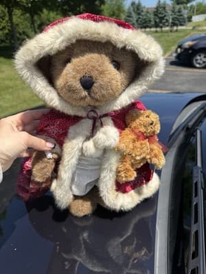 2003 Sasha & Nicholas Holiday Collectible Bears W/ Red Cape On Stand Plush