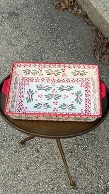 Temp-tations by Tara Peppermint Holly 13x9 Baker w/ Lid & Metal Rack - Thumbnail 12