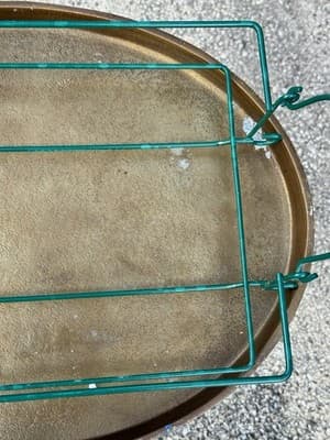 Temp-tations by Tara Peppermint Holly 13x9 Baker w/ Lid & Metal Rack - Thumbnail 6