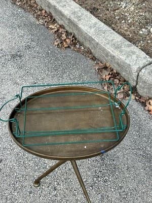 Temp-tations by Tara Peppermint Holly 13x9 Baker w/ Lid & Metal Rack - Thumbnail 5