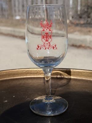 Vintage Stem Wine Glass Red Crest Emblem Clear Goblet 9 Inch