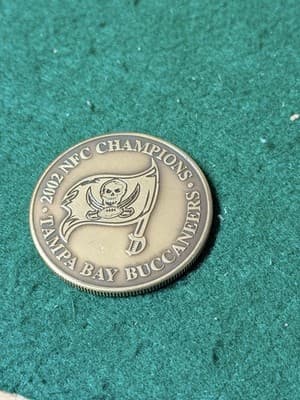 Tampa Bay Buccaneers Super Bowl XXXVII Champions Coin 2002 NFL Limited - Thumbnail 3