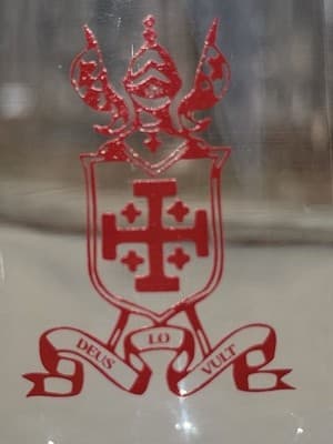 Vintage Stem Wine Glass Red Crest Emblem Clear Goblet 9 Inch - Thumbnail 5