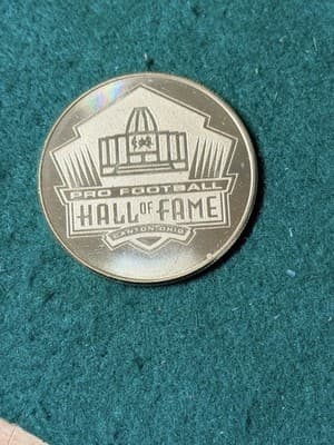 NFL Pro Football Hall of Fame Canton Ohio Gold Tone Coin Token Official - Thumbnail 2