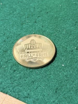 NFL Pro Football Hall of Fame Canton Ohio Gold Tone Coin Token Official - Thumbnail 3