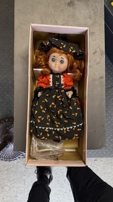 Goebel Dolly Dingle Dolls Halloween Porcelain Doll C32857 911677 w/ Box