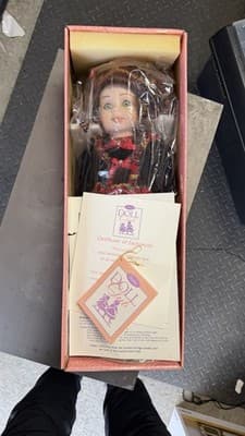 Goebel Doll Club Bette Ball II Porcelain Doll Item 911306 w/ Box Papers - Thumbnail 2