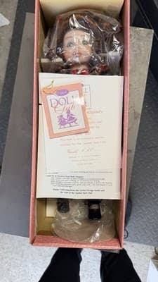 Goebel Doll Club Bette Ball II Porcelain Doll Item 911306 w/ Box Papers - Thumbnail 7