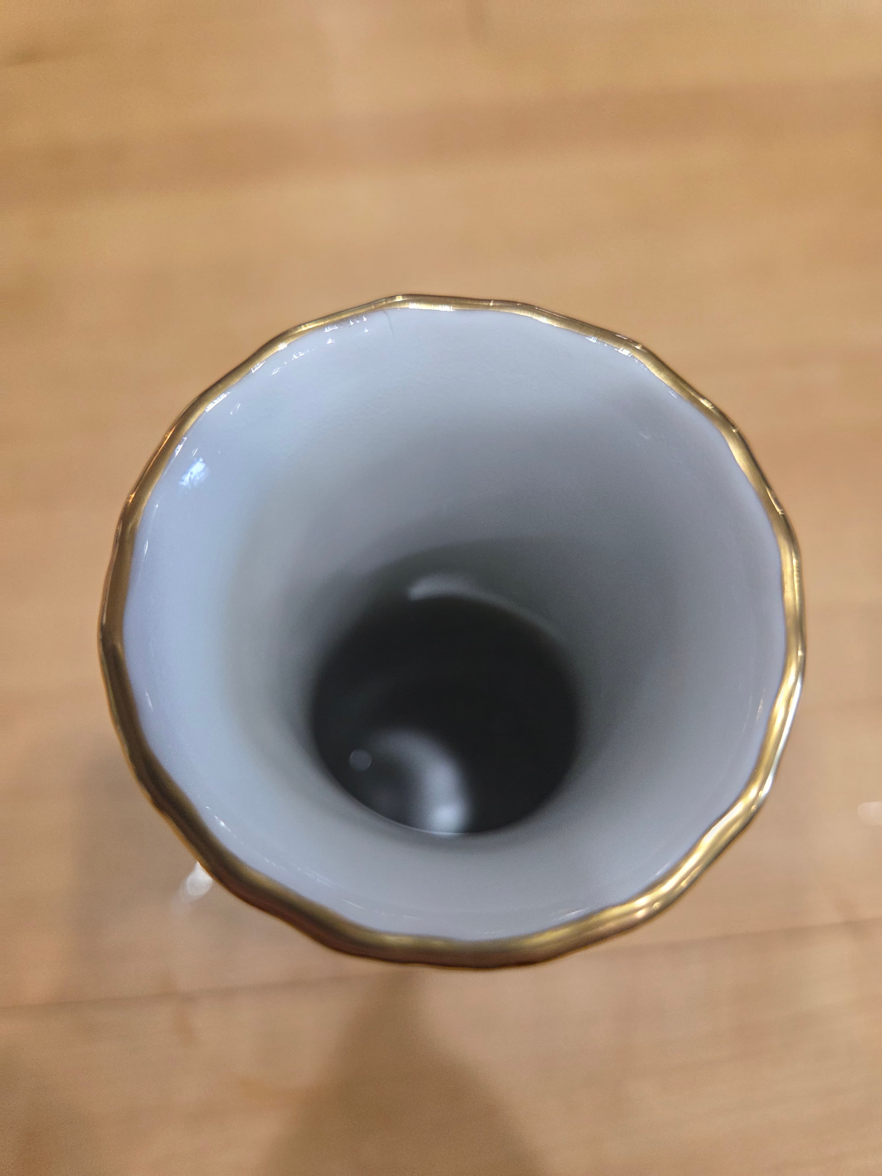 Vintage Haviland Limoges Cathay Fine Porcelain 7 Inch Swirl Vase Gold Trim - Thumbnail 2
