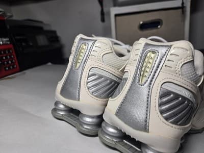 Nike Shox Enigma Silver White Women's Running Shoes Sz 7(BQ9001-003) - Thumbnail 4