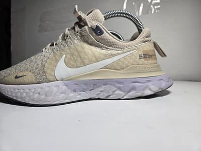 Nike React Infinity Run Flyknit 3 Shoes Womens Size 7 Beige Running Sneakers - Thumbnail 2