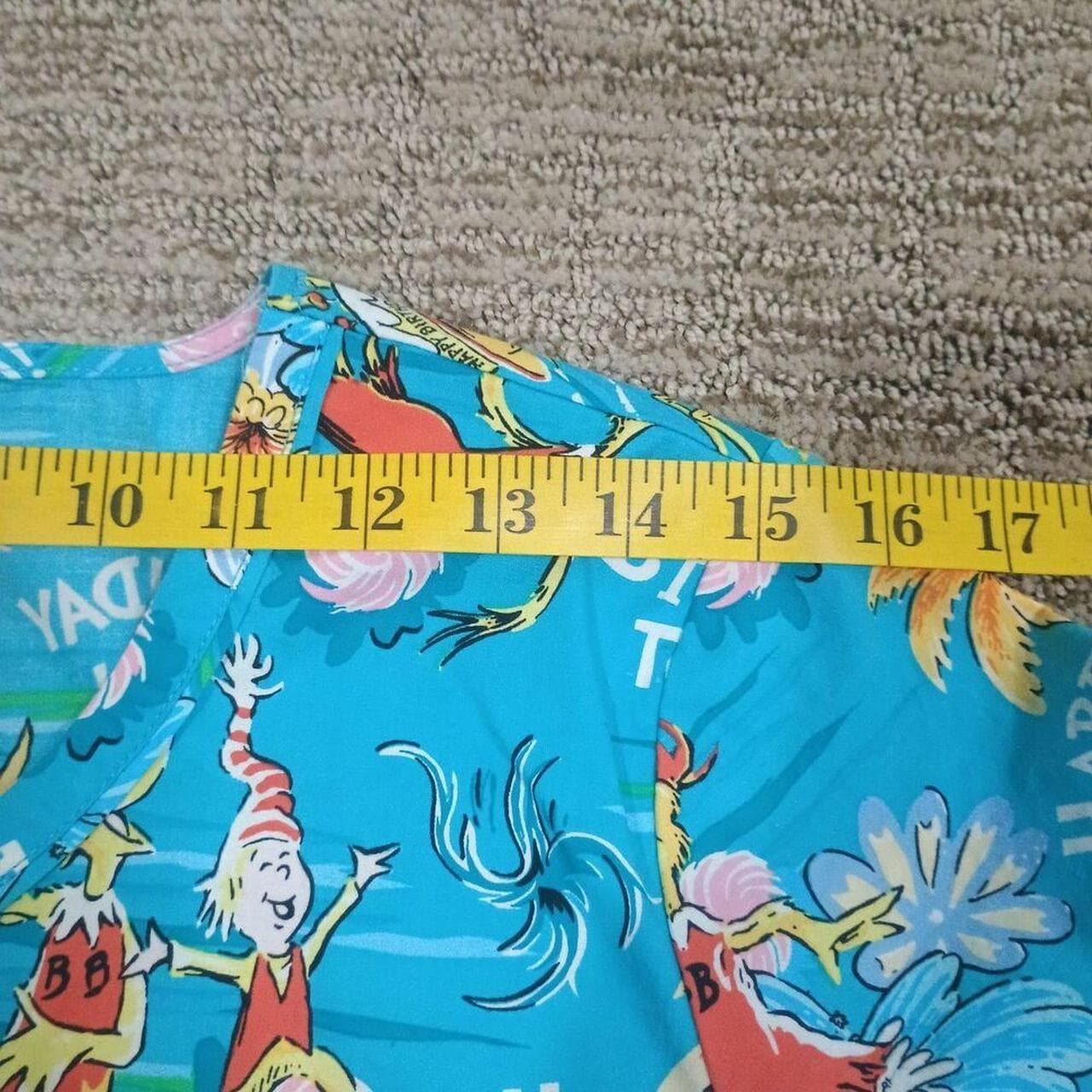 DR. SEUSS HAPPY BIRTHDAY TO YOU WOMEN'S SCRUBS TOP SMALL - Thumbnail 4