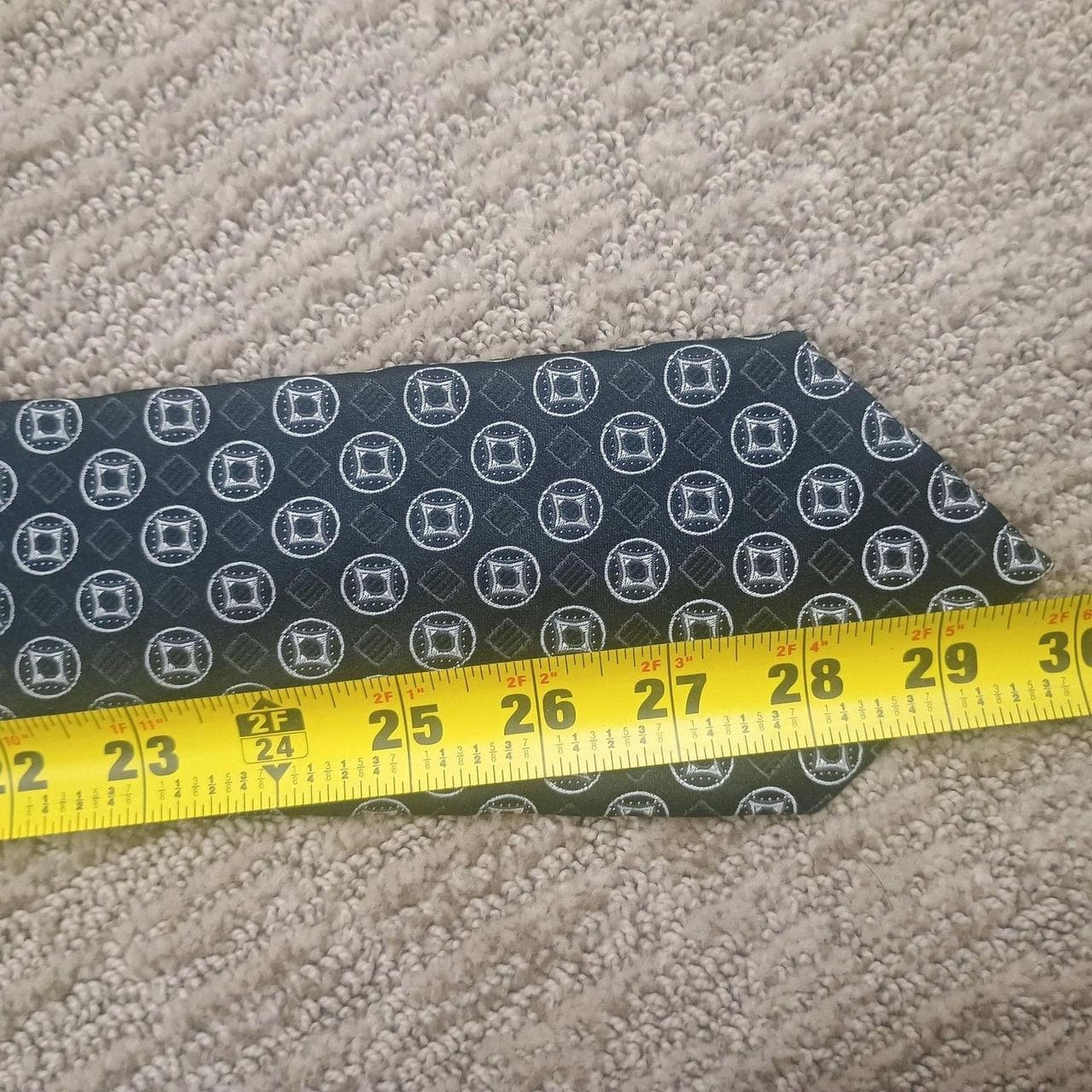 Jos. A. Bank Signature Collection necktie. - Thumbnail 3