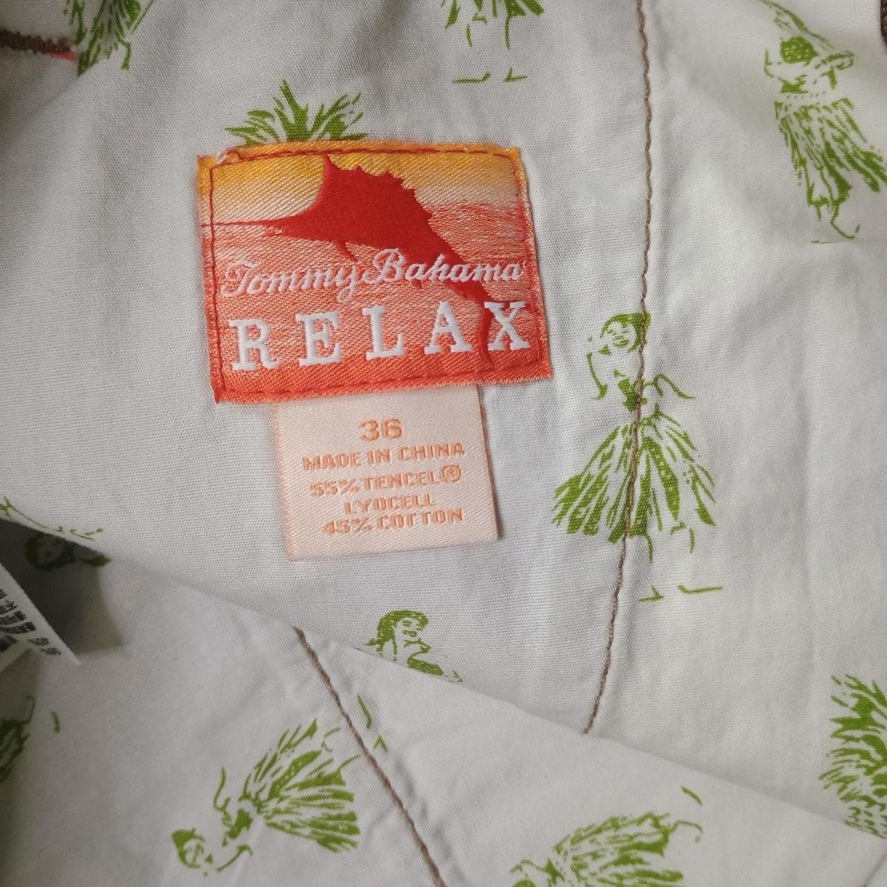 Tommy Bahama Relax Men's Luxury Cargo Shorts - Thumbnail 3