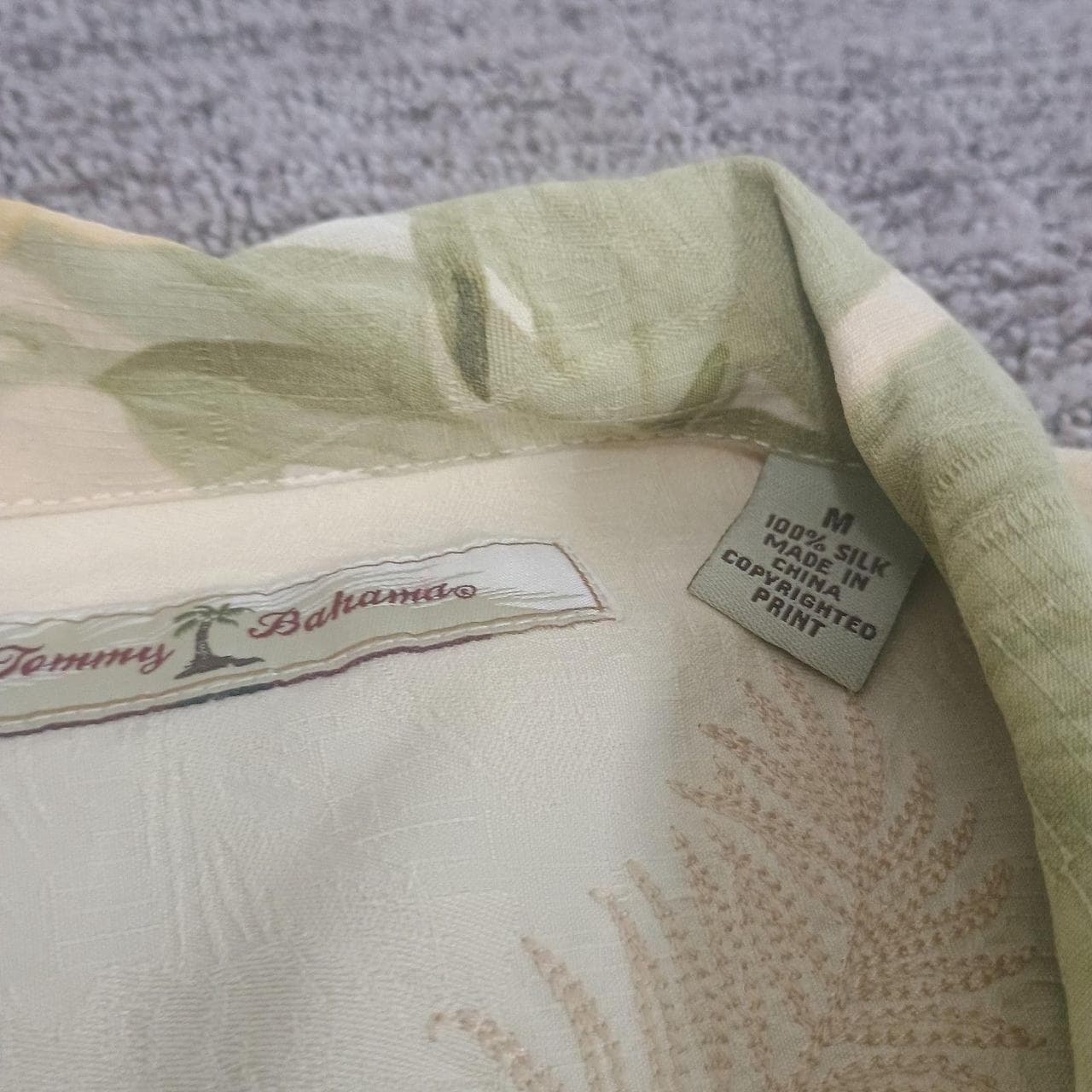 Tommy Bahama Silk Shirt Mens Medium Hawaiian Leaf Aloha Camp Button Short Sleeve - Thumbnail 3
