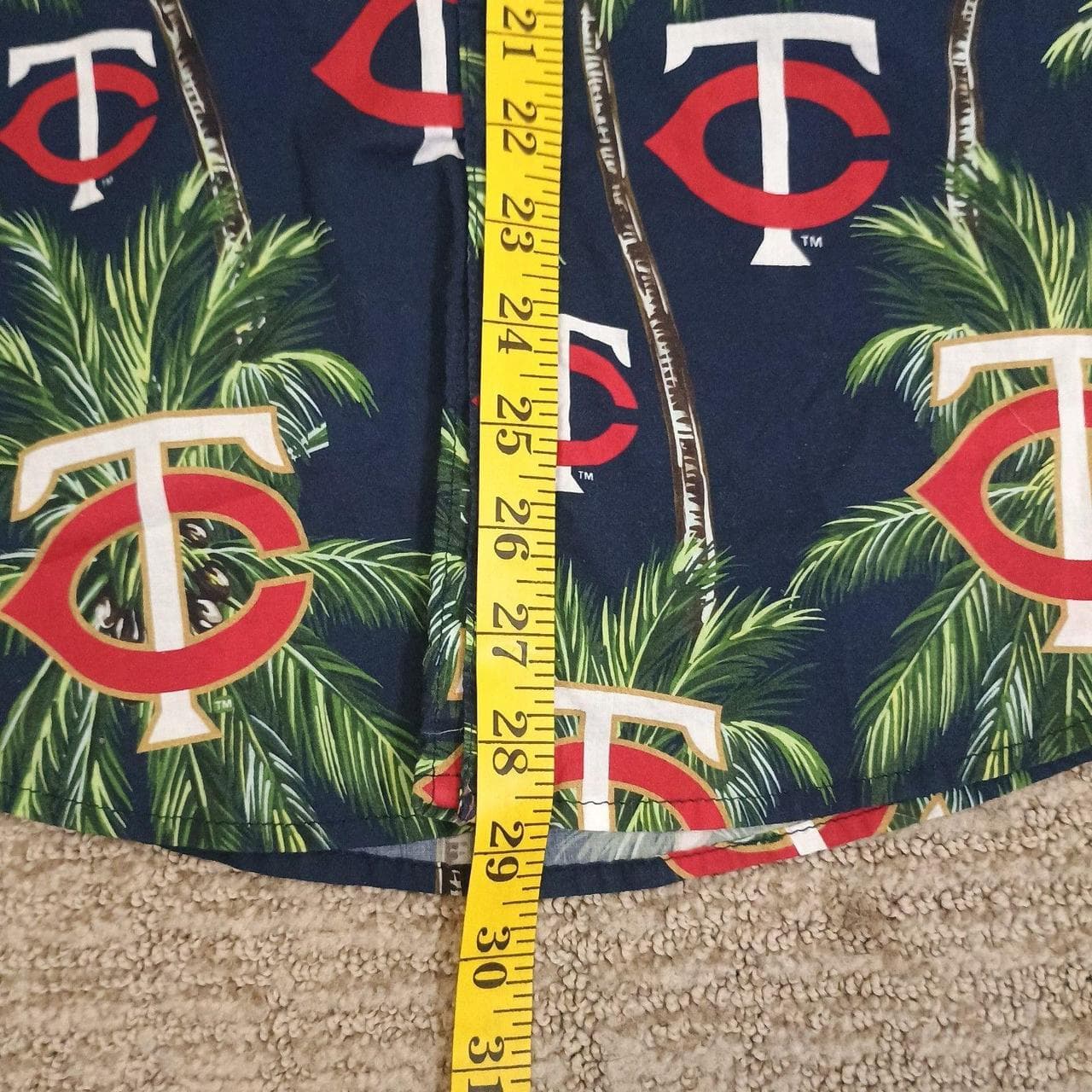 MINNESOTA TWINS HAWAIIAN BUTTON UP SHIRT MENS MEDIUM - Thumbnail 5