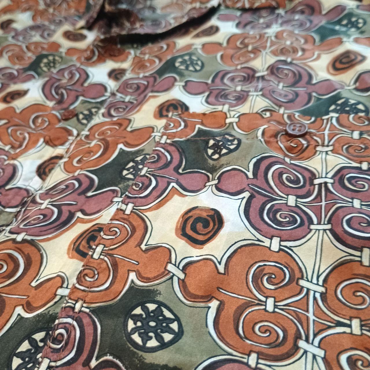 PURE Brand Silk Shirt – Lightweight, Silky Smooth, Ionic Swirl Print - Thumbnail 4