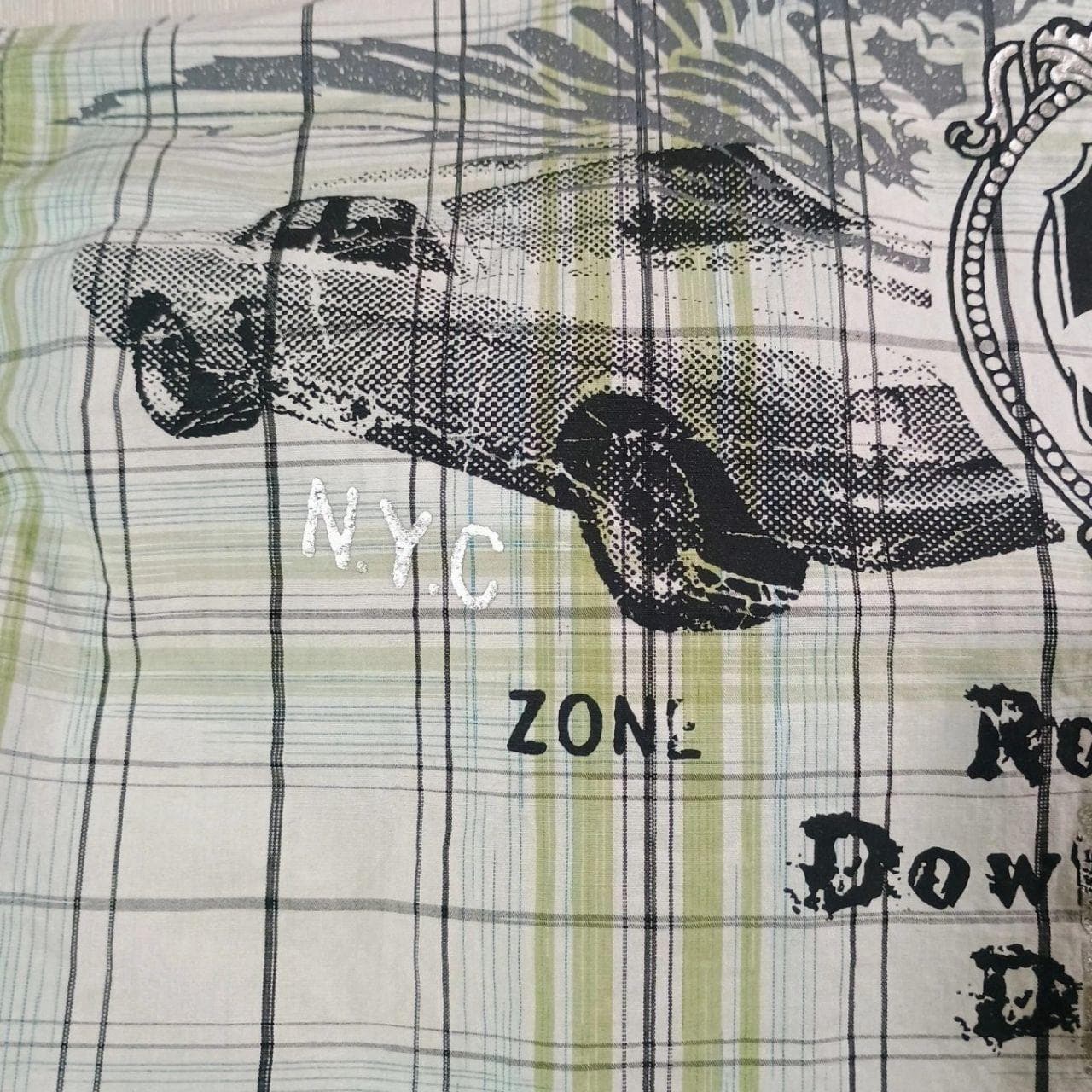 The DKNY Jeans Rock & Roll Button Down Plaid Shirt in Size Medium is a stylish and comfortable addition to any casual wardrobe. - Thumbnail 5