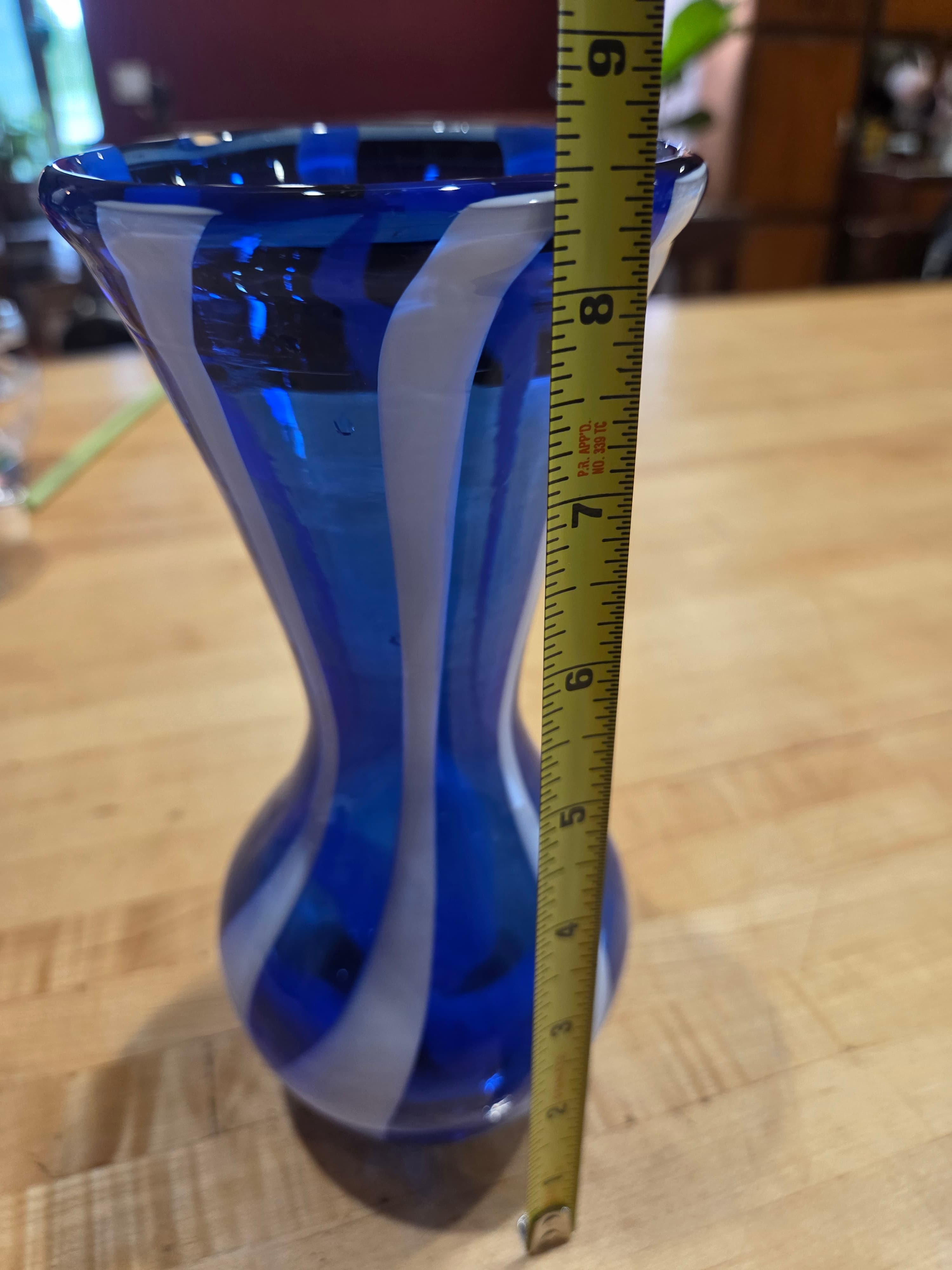 Vintage Cobalt Blue and White Swirl Hand Blown Art Glass 8 Inch Hourglass Vase - Thumbnail 5