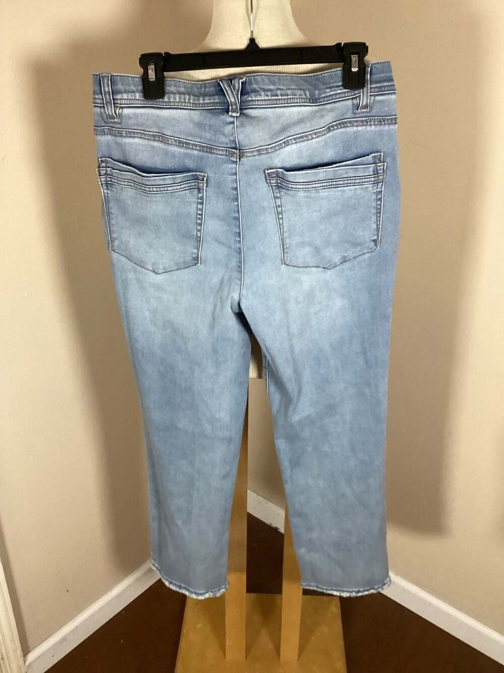 Democracy Women's High-Rise Distressed Raw Hem Crop Jeans - Thumbnail 3