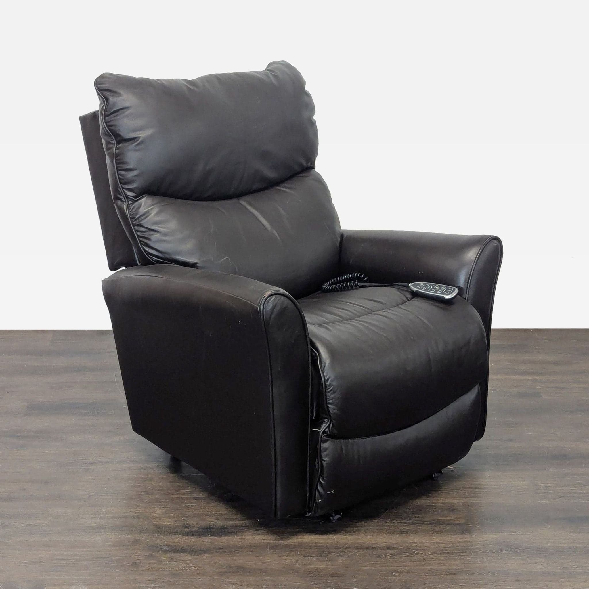 La-Z-Boy Electric Recliner Chair Leather Lounge Seat with Power Headrest and Lumbar - Thumbnail 3