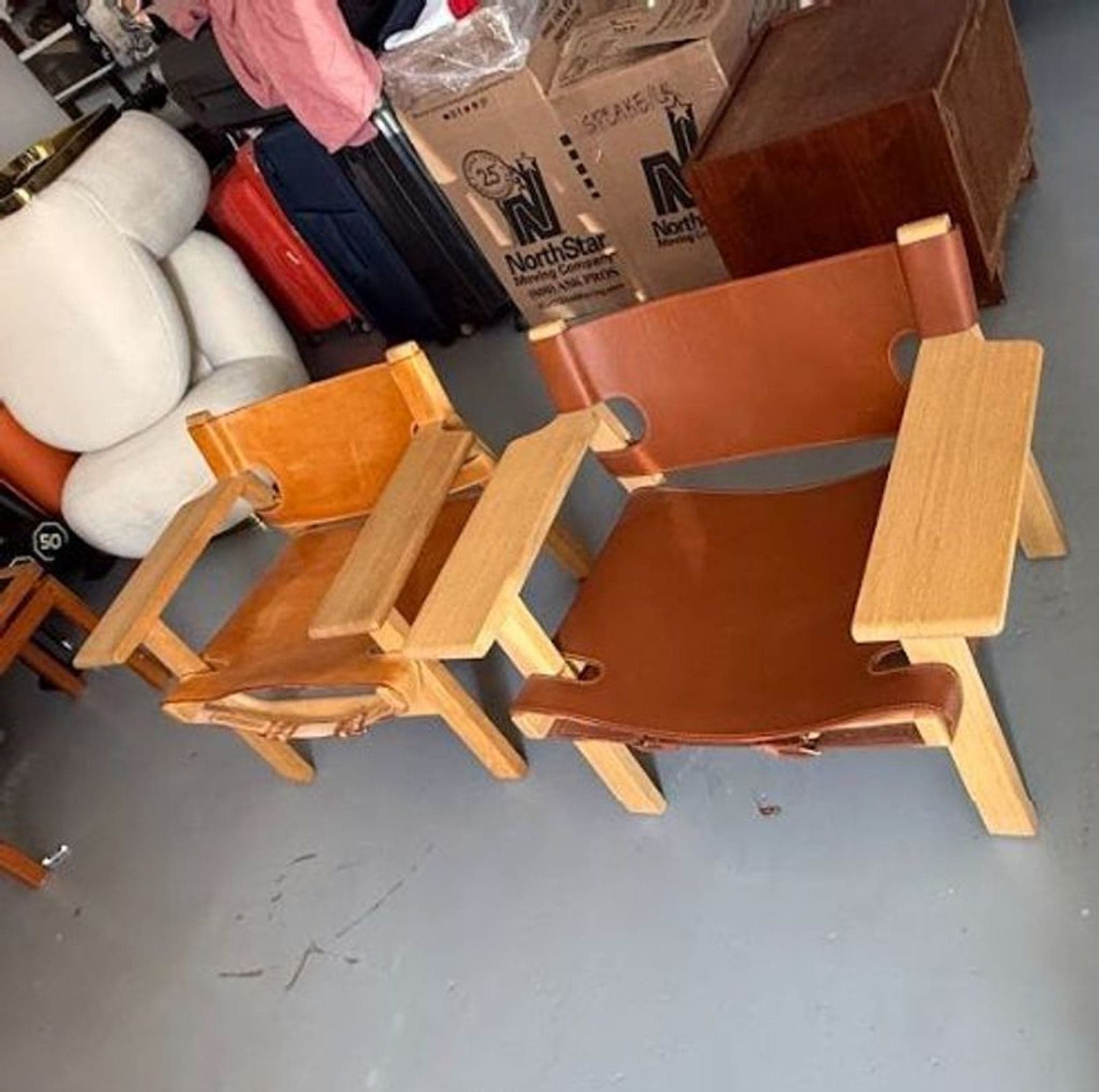 Fredericia Furniture Spanish Lounge Chair in Oak and Cognac Leather - Thumbnail 3