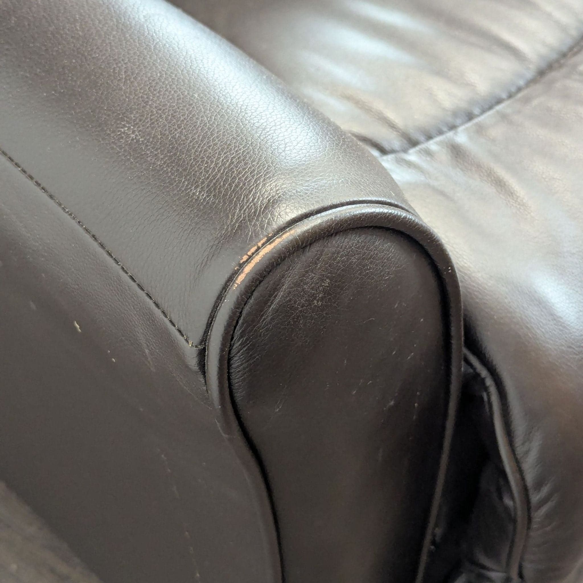La-Z-Boy Electric Recliner Chair Leather Lounge Seat with Power Headrest and Lumbar - Thumbnail 9