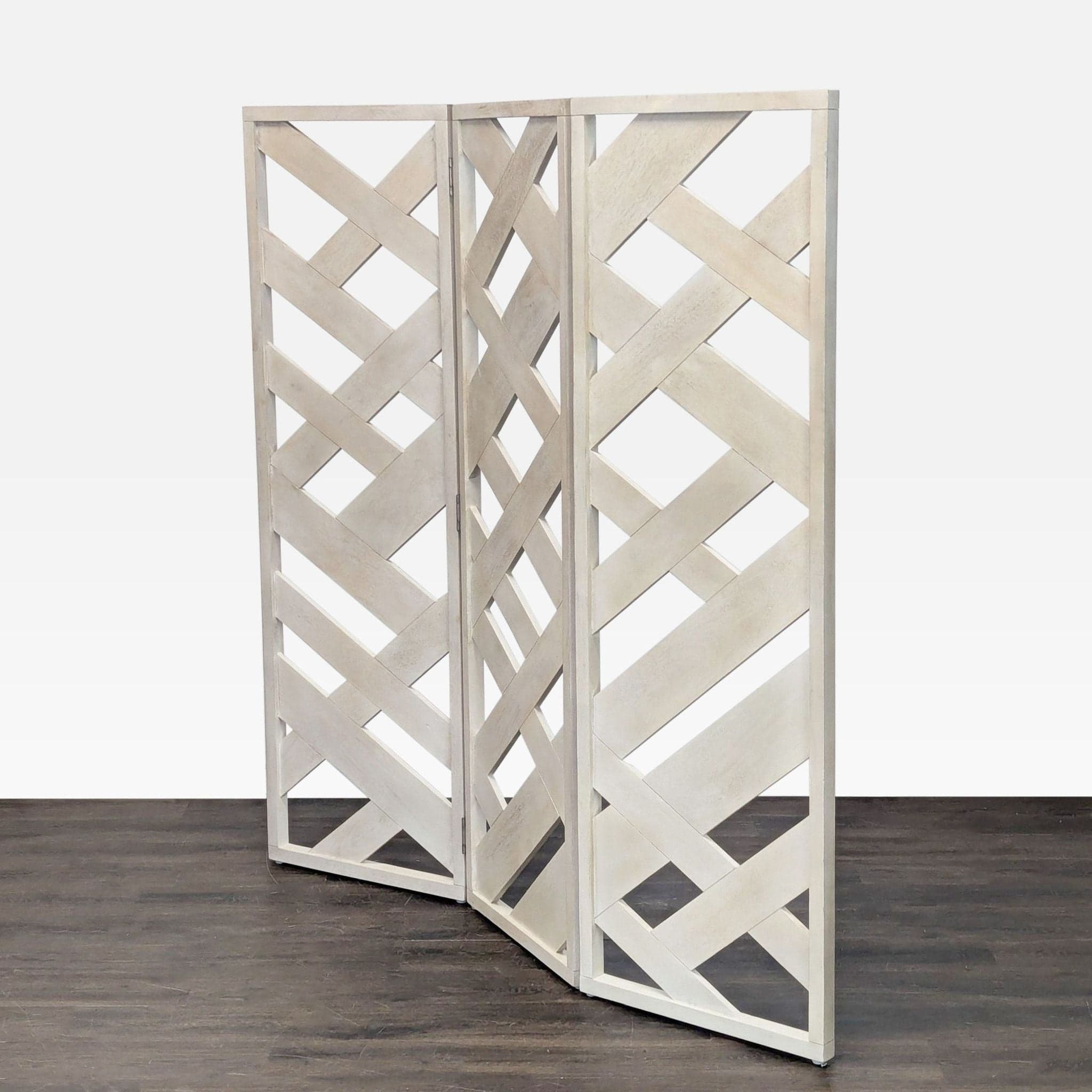 Three Panel Lattice Screen - Thumbnail 6