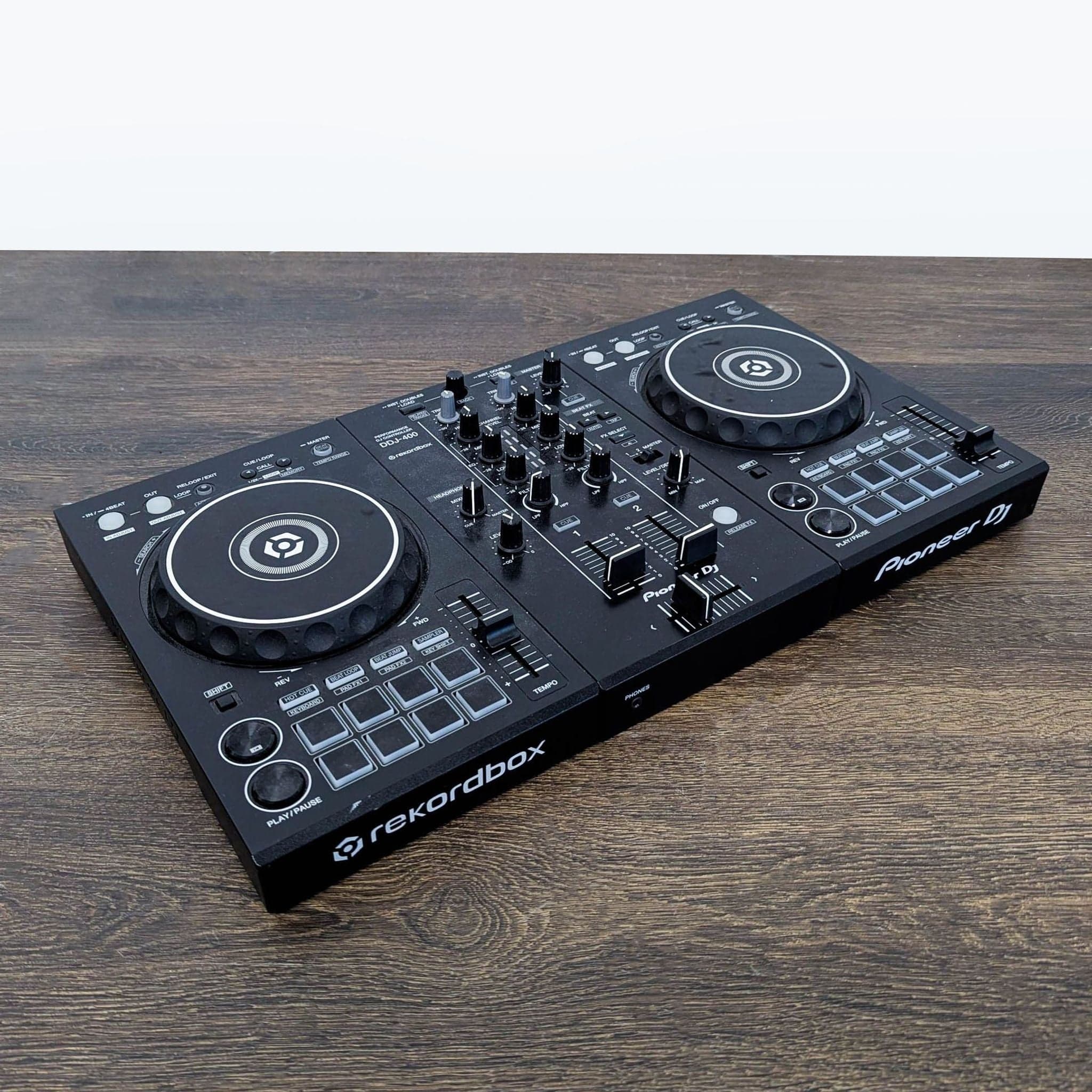 Pioneer DJ DDJ-400 Rekordbox 2-Channel DJ Controller – Audio Equipment - Thumbnail 2
