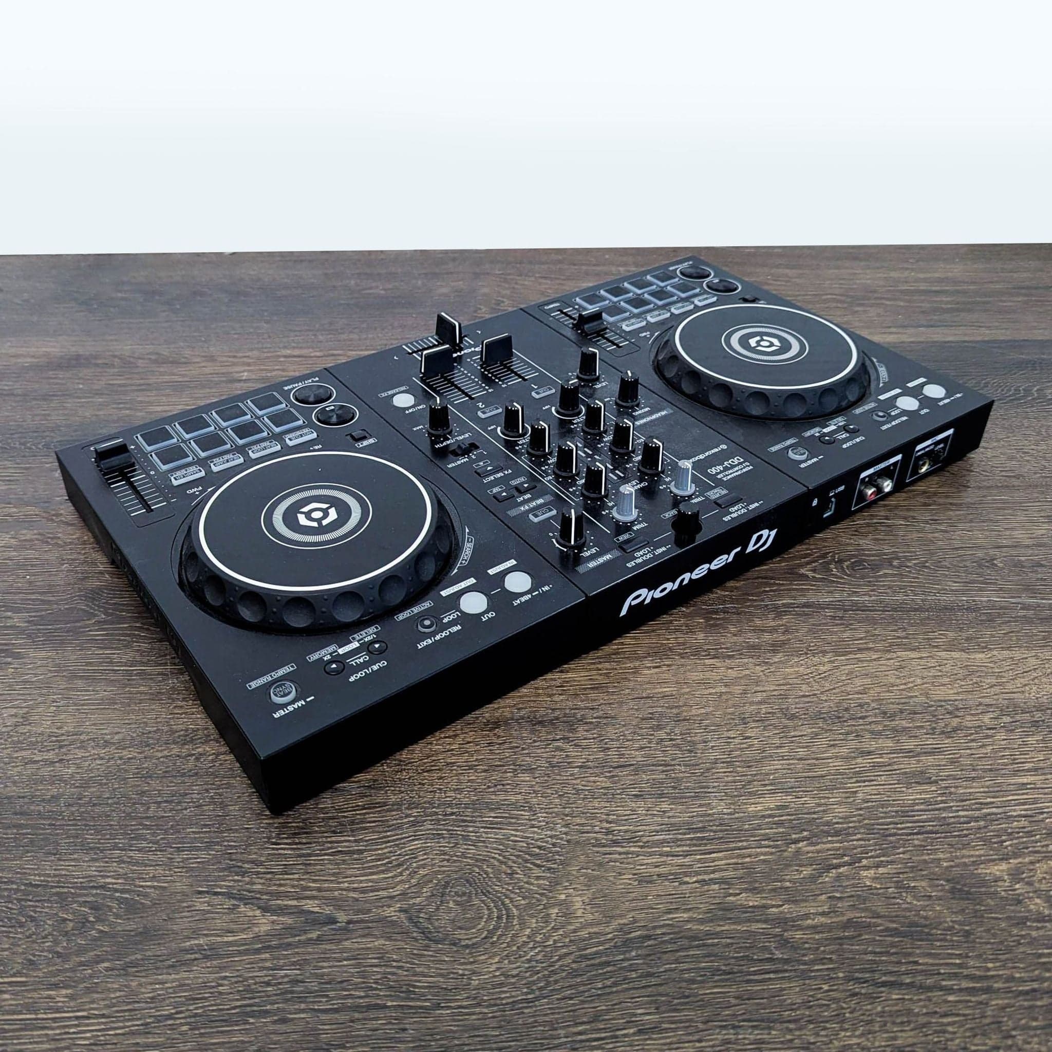 Pioneer DJ DDJ-400 Rekordbox 2-Channel DJ Controller – Audio Equipment - Thumbnail 6