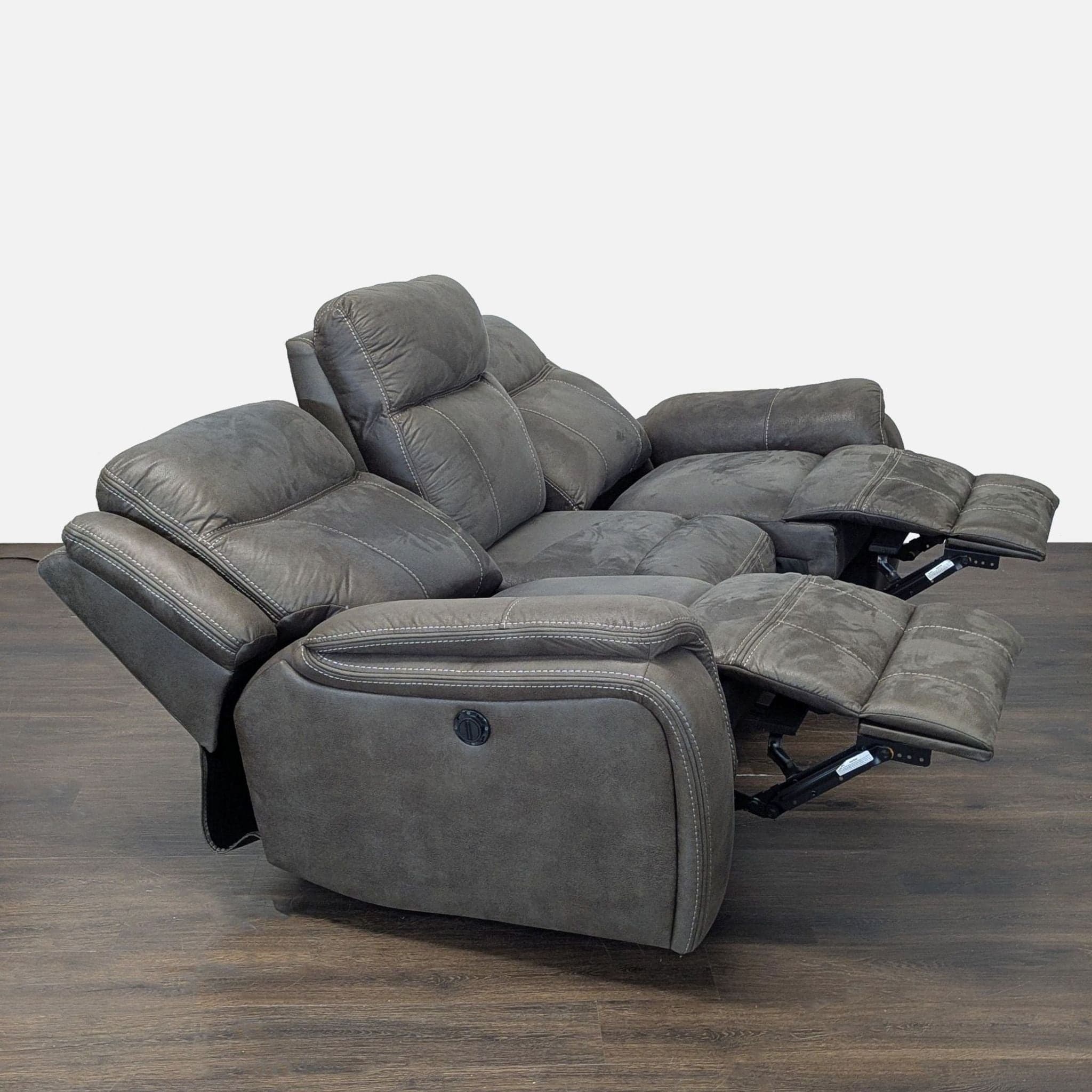 3-Seat Reclining Transitional Leather Sofa - Thumbnail 2