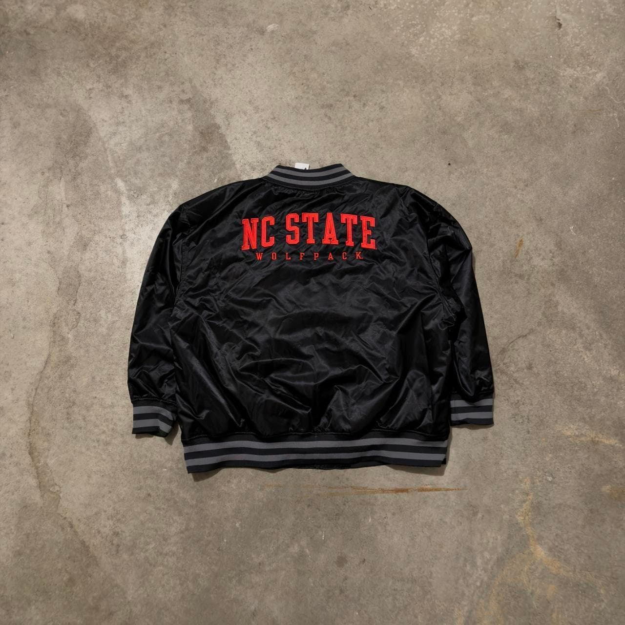 Super Rare NC State Jacket NWT - DEADSTOCK GRAIL - Thumbnail 2