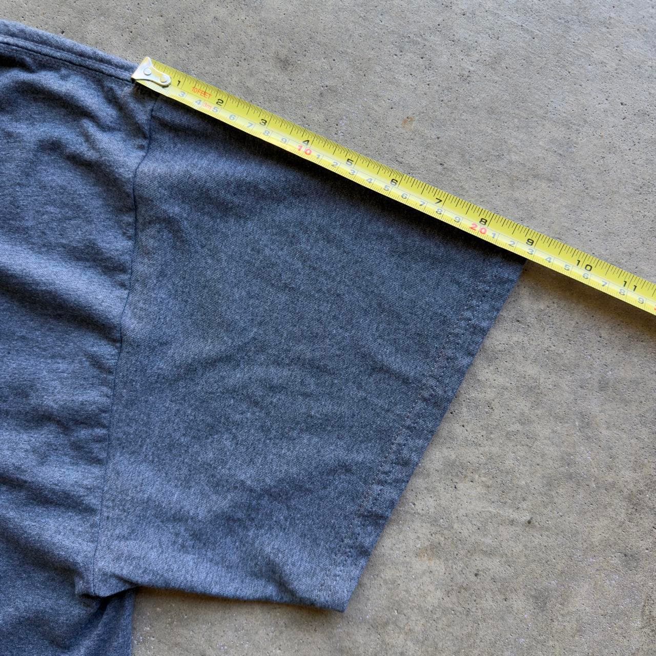 Super Rare Early 2000s Gildan Tee - Grail - Thumbnail 7