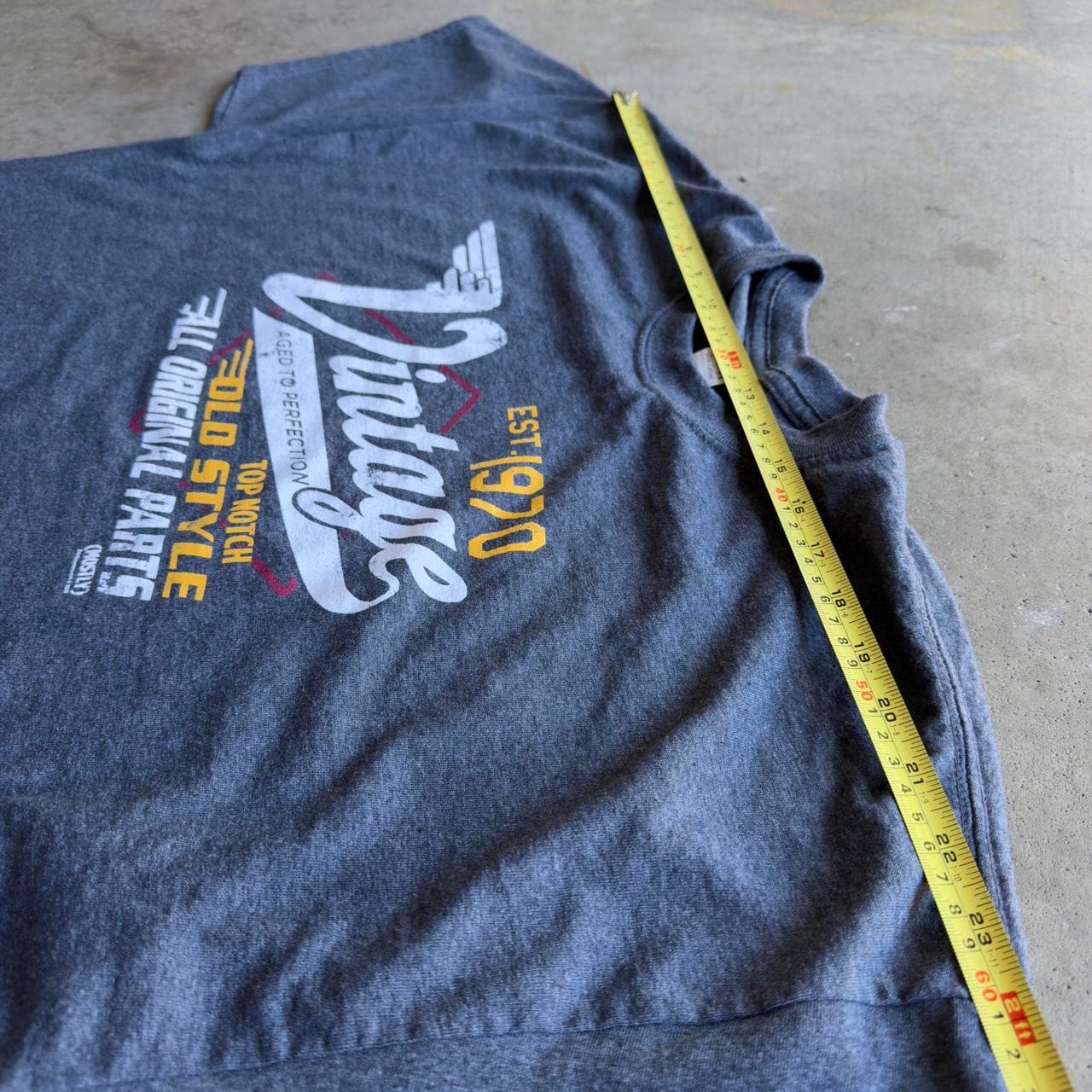 Super Rare Early 2000s Gildan Tee - Grail - Thumbnail 6