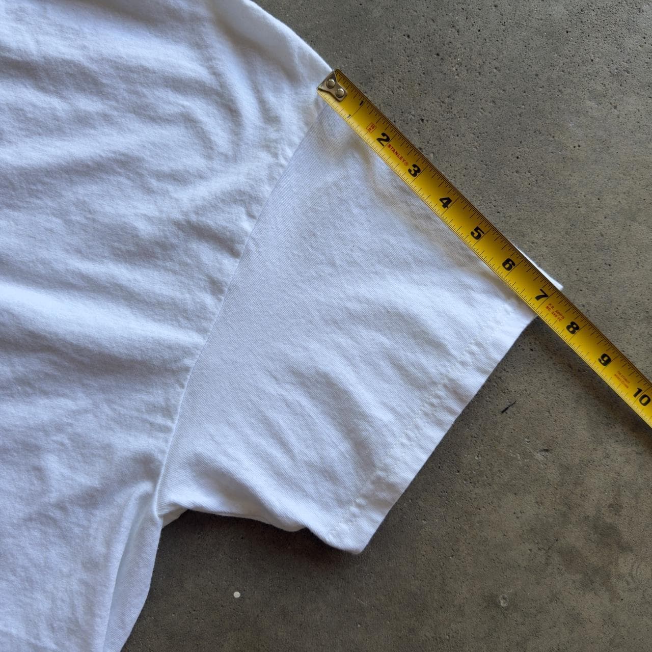 SUPER RARE Cleveland Cavaliers 2026 Playoffs “Let Em Know” T-Shirt - NBA PLAYOFFS GRAIL - Thumbnail 7