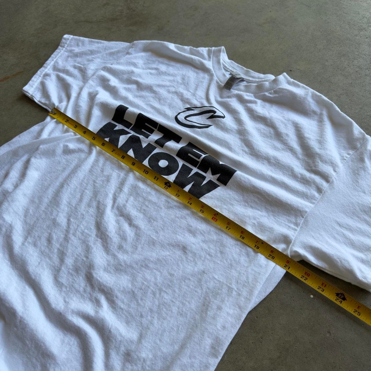SUPER RARE Cleveland Cavaliers 2026 Playoffs “Let Em Know” T-Shirt - NBA PLAYOFFS GRAIL - Thumbnail 6