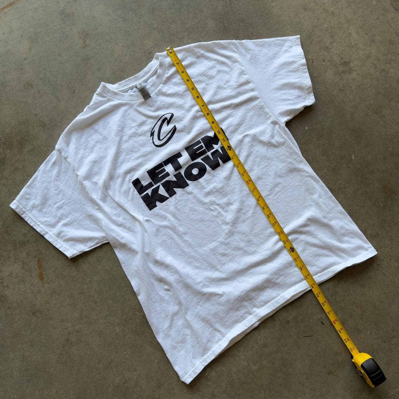 SUPER RARE Cleveland Cavaliers 2026 Playoffs “Let Em Know” T-Shirt - NBA PLAYOFFS GRAIL - Thumbnail 8
